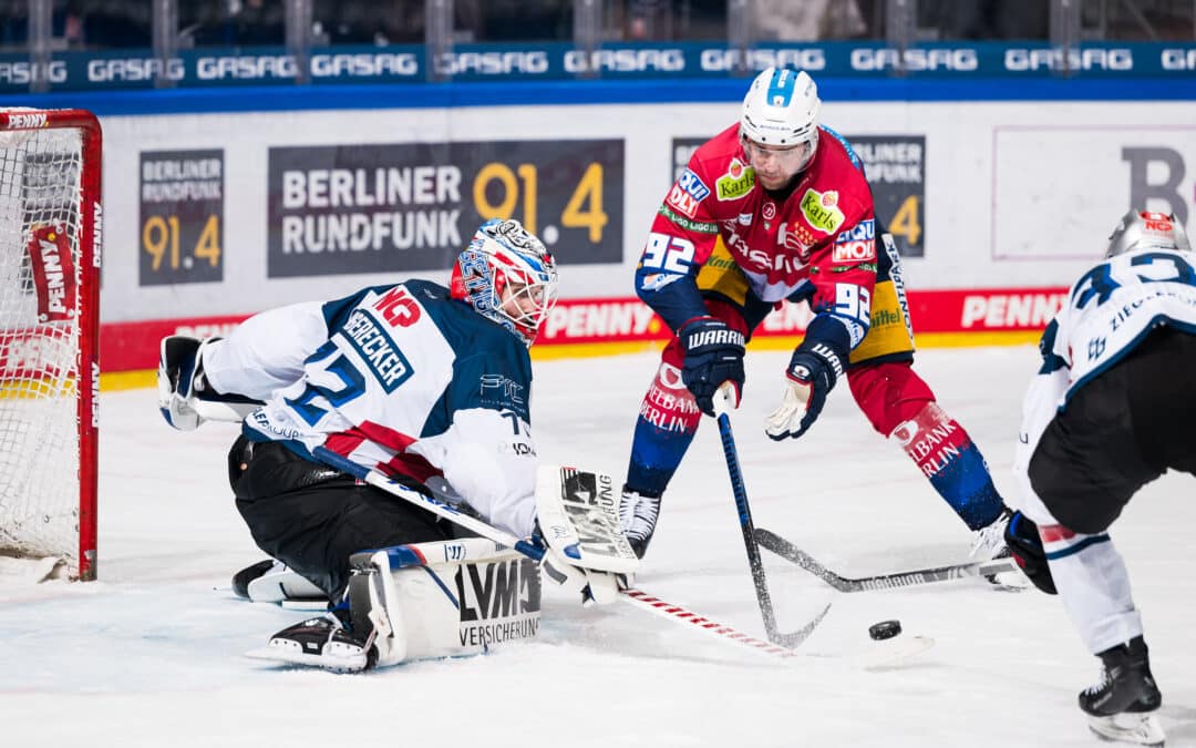 Eisbären Berlin siegen vor Weihnachten gegen Nürnberg