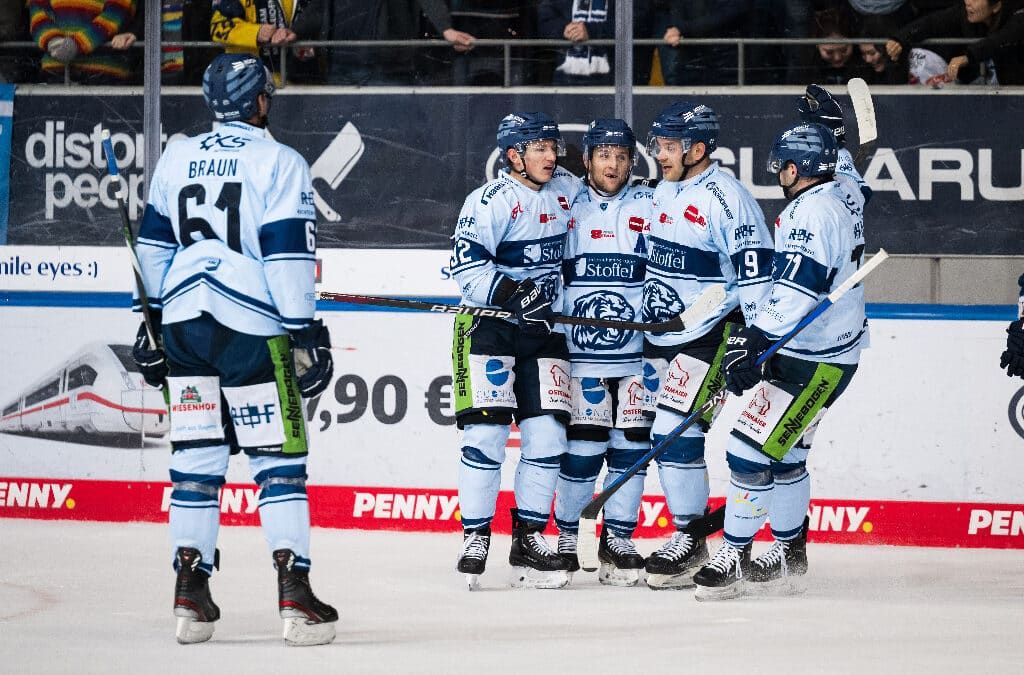 Straubing Tigers gewinnen enges Spiel gegen Löwen Frankfurt